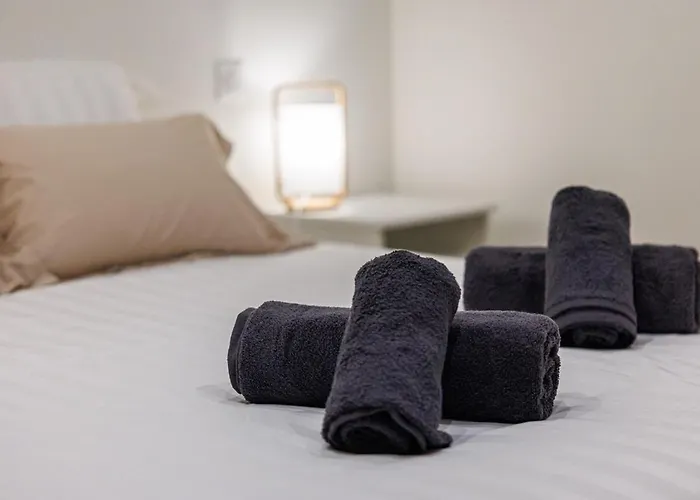 Charming 3-room Old דירה אנטיב