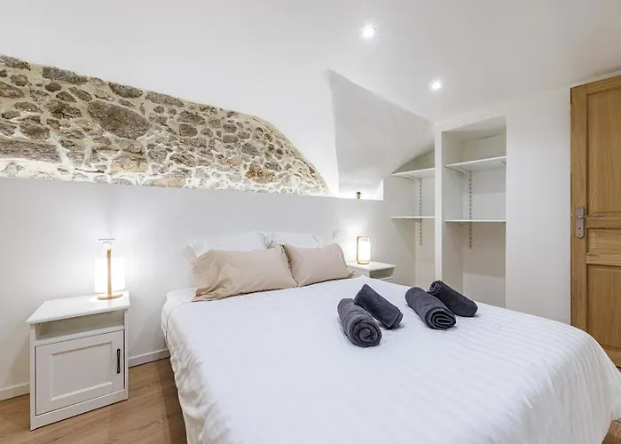 Charming 3-room Old Appartamento *