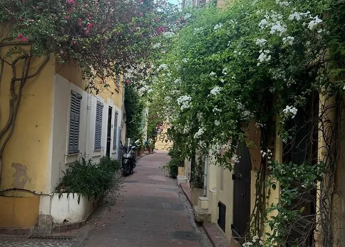 Charming 3-room Old Appartamento *